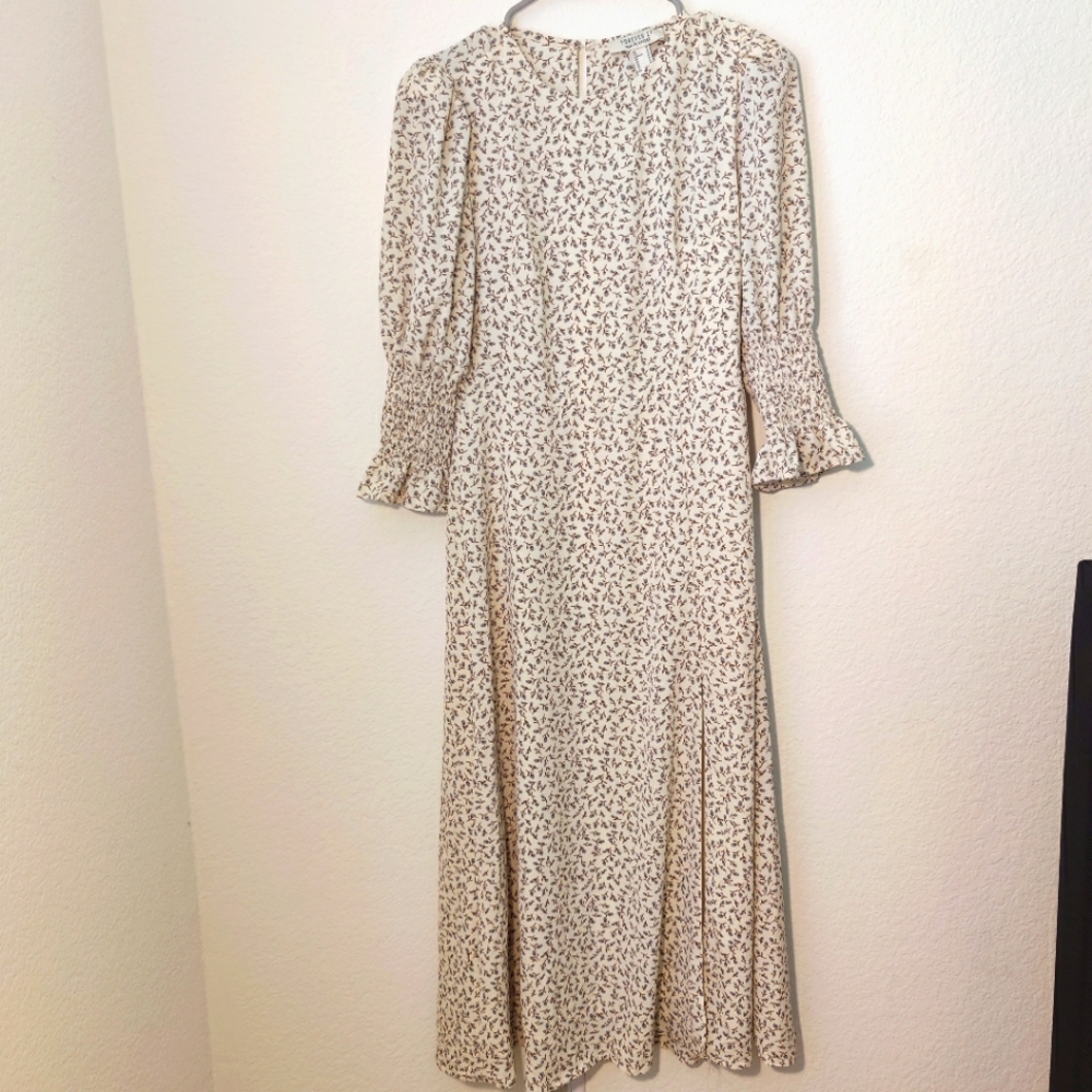 Forever 21 Cream Ditsy Floral Print Ruffle Cuff Split Thigh Midi Dress